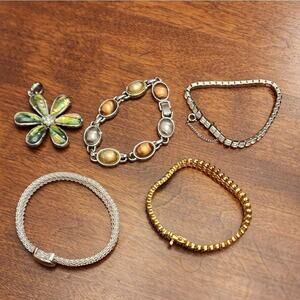 MONET, Lia Sophia, LC Lauren Conrad‎ bracelet and pendant lot